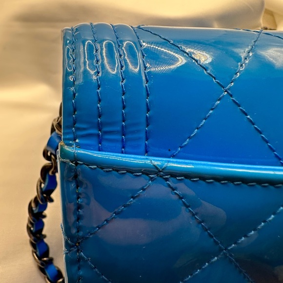CHANEL BLUE PATENT LEATHER BOY WOC - Picture 7 of 10
